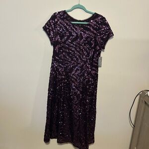 Stretchy Sequined Knee length dress